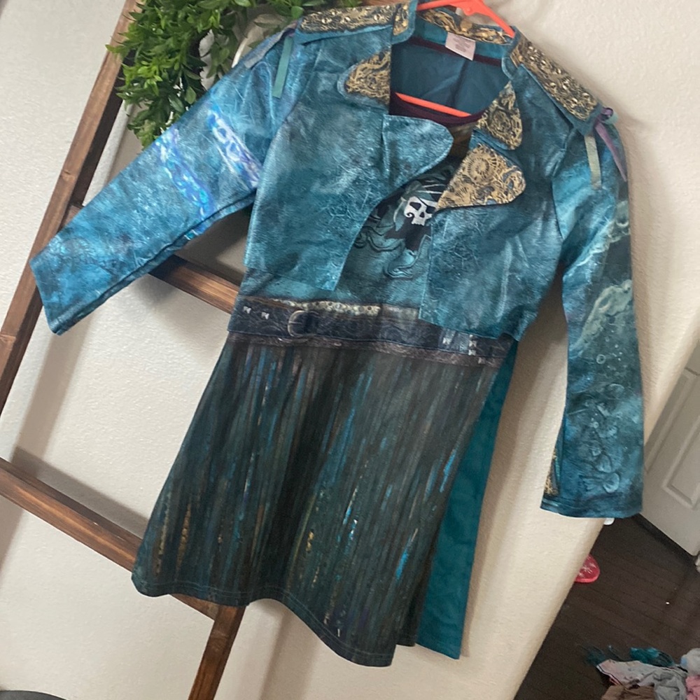 Descendant costume